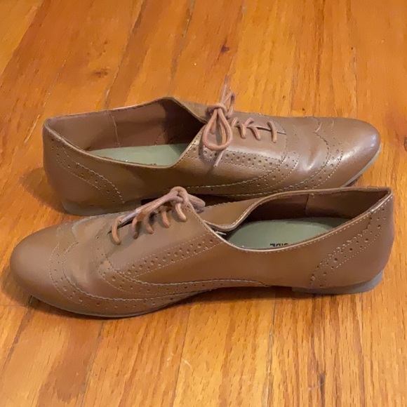 Lower East Side Brown Shoe - Picture 2 of 5